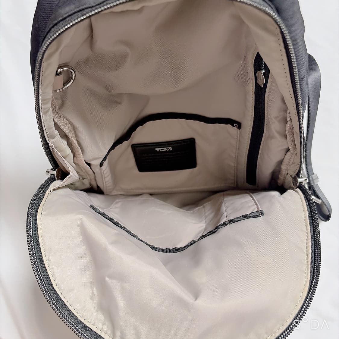 TUMI 투미 블랙 나일론 슬링백 상품이미지8