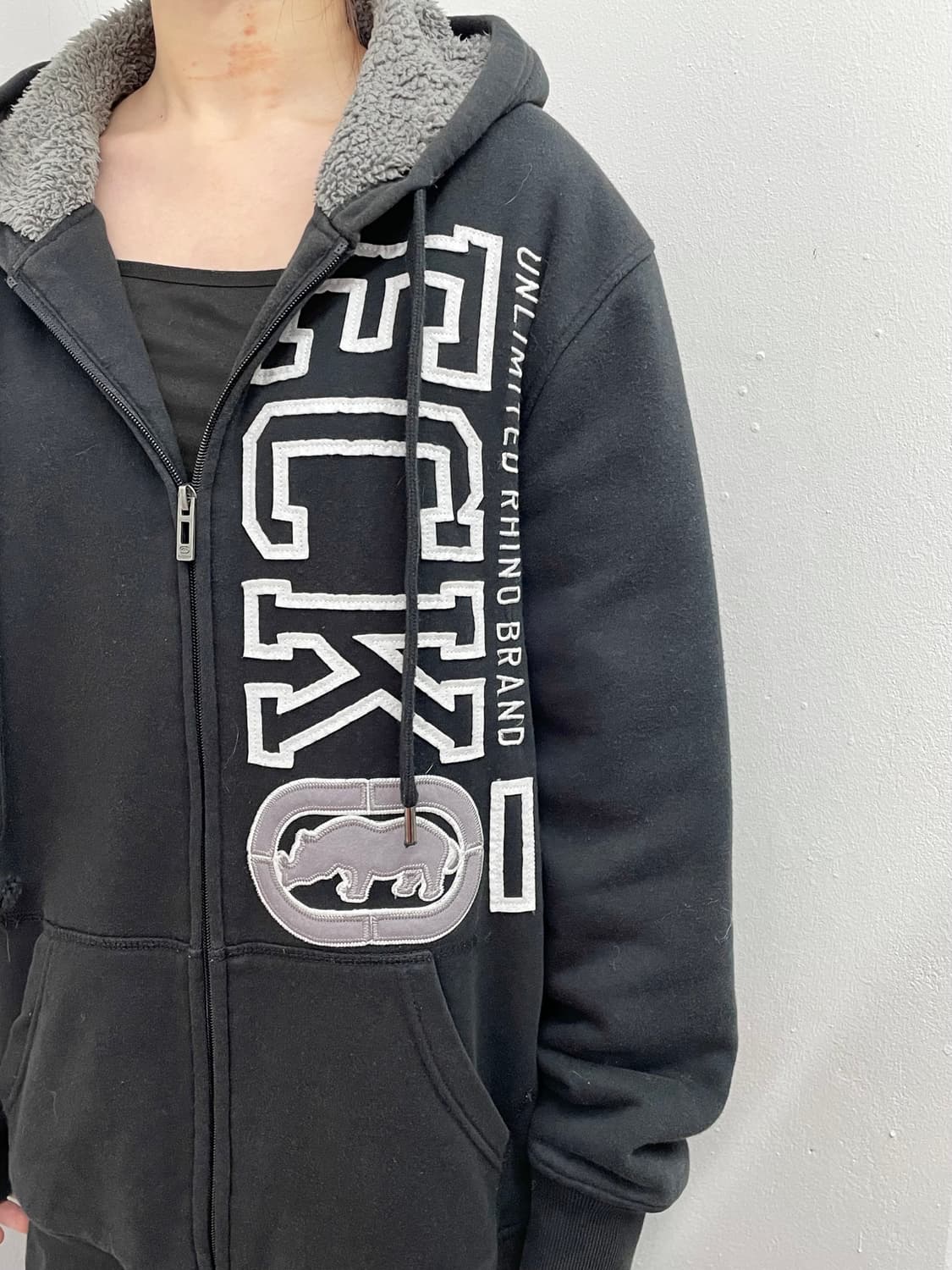 에코언리미티드 로고 퍼 헤비 후드집업 상품이미지4