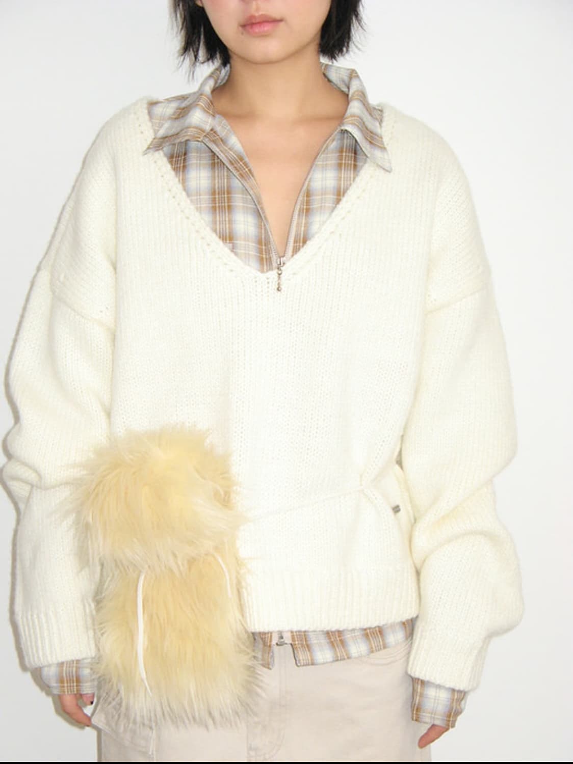 플리즈프로젝트 딥 브이넥 울니트 아이보리 상품이미지1