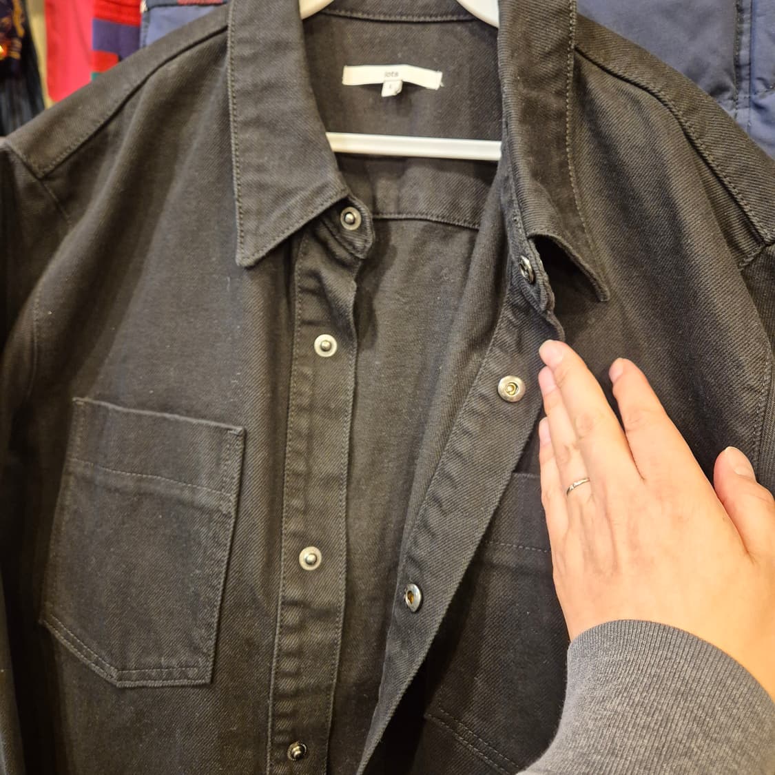 L~XL(착샷잇음) 블랙 면 숏 트러커자켓  상품이미지7