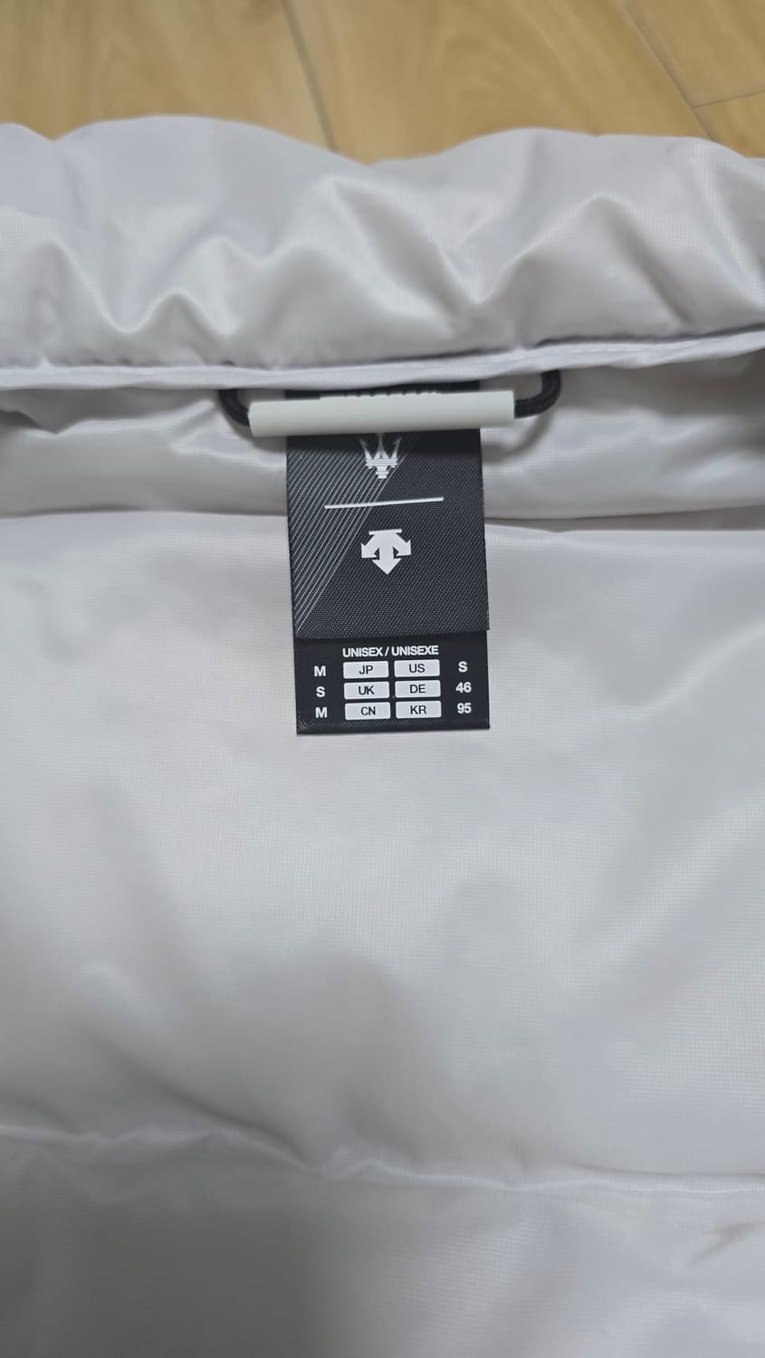 데상트 마세라티 콜라보 조끼 95사이즈 남성 상품이미지6