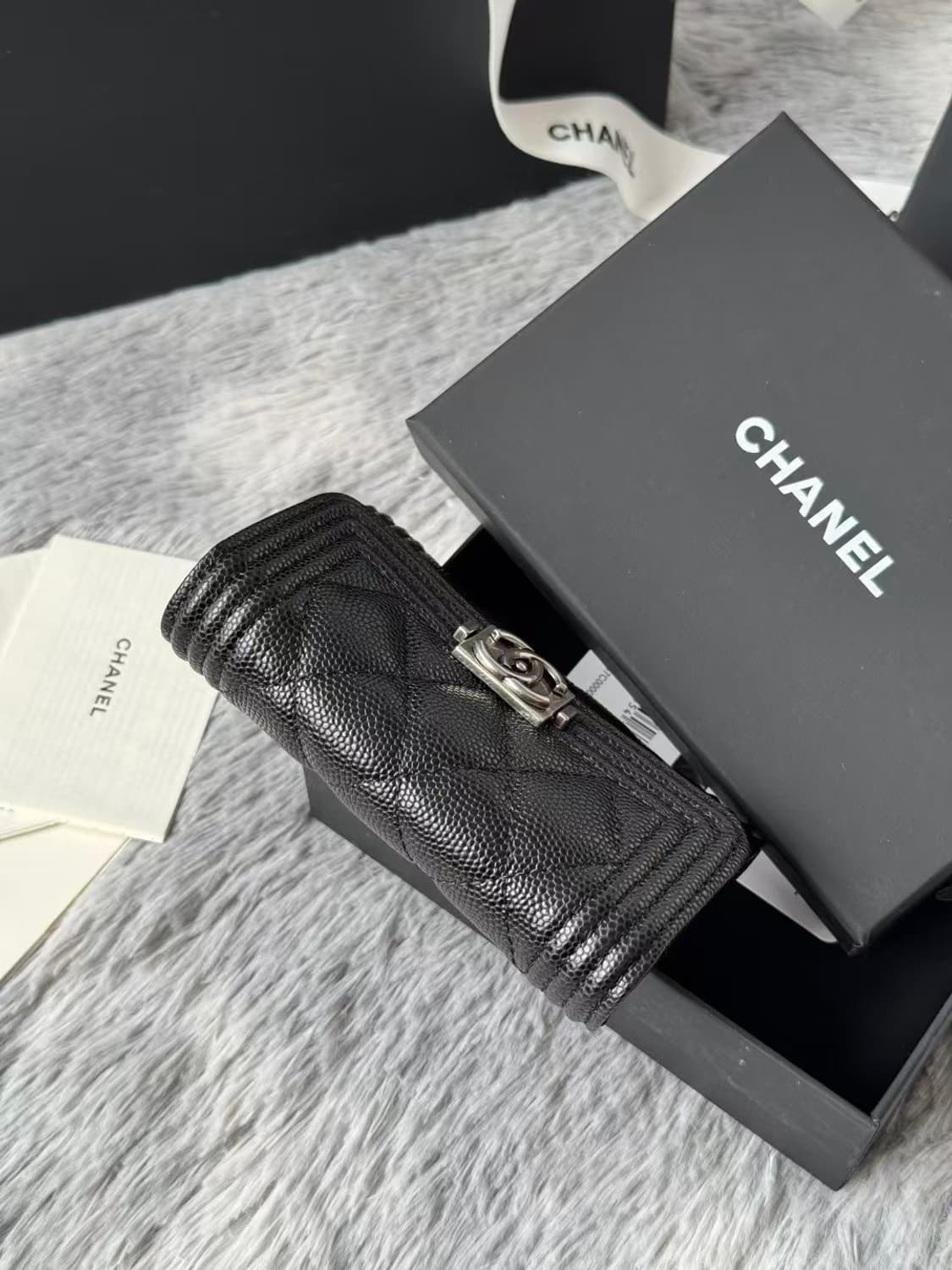 샤넬 보이 샤넬 플랩 카드 홀더 그레인드 카프스킨 & 루테늄 메탈 블랙 상품이미지3