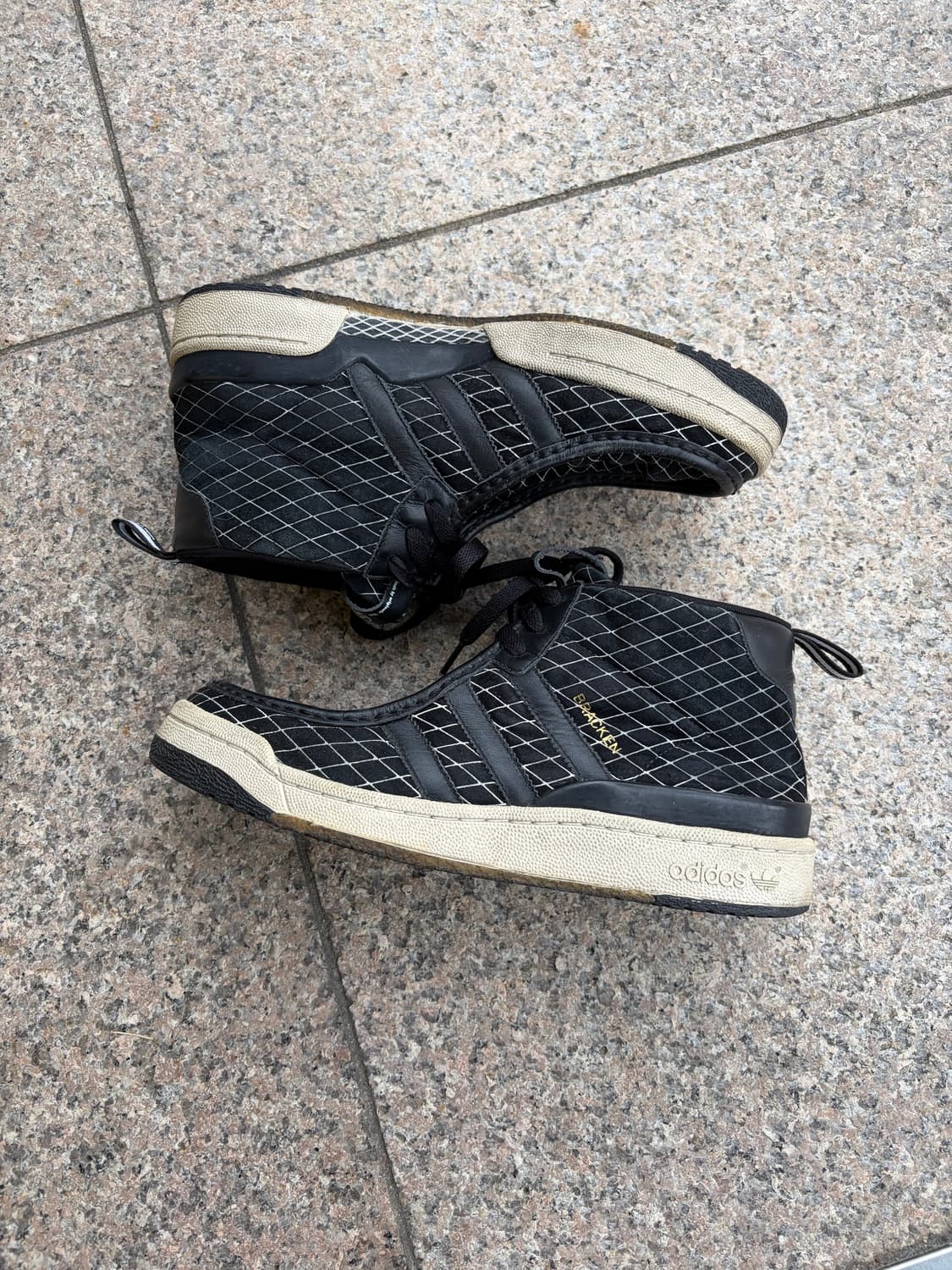 Adidas x Neighborhood Bracken (275) 상품이미지3