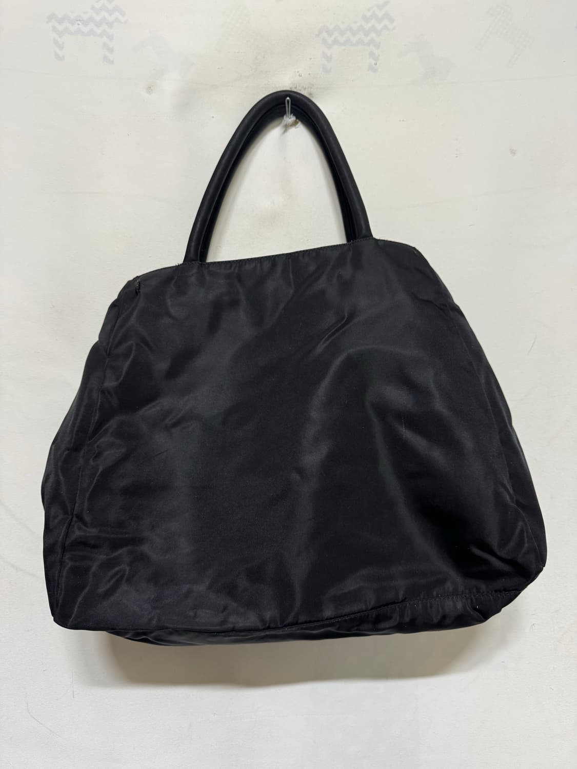 프라다 포코노 나일론 토트백 상품이미지2