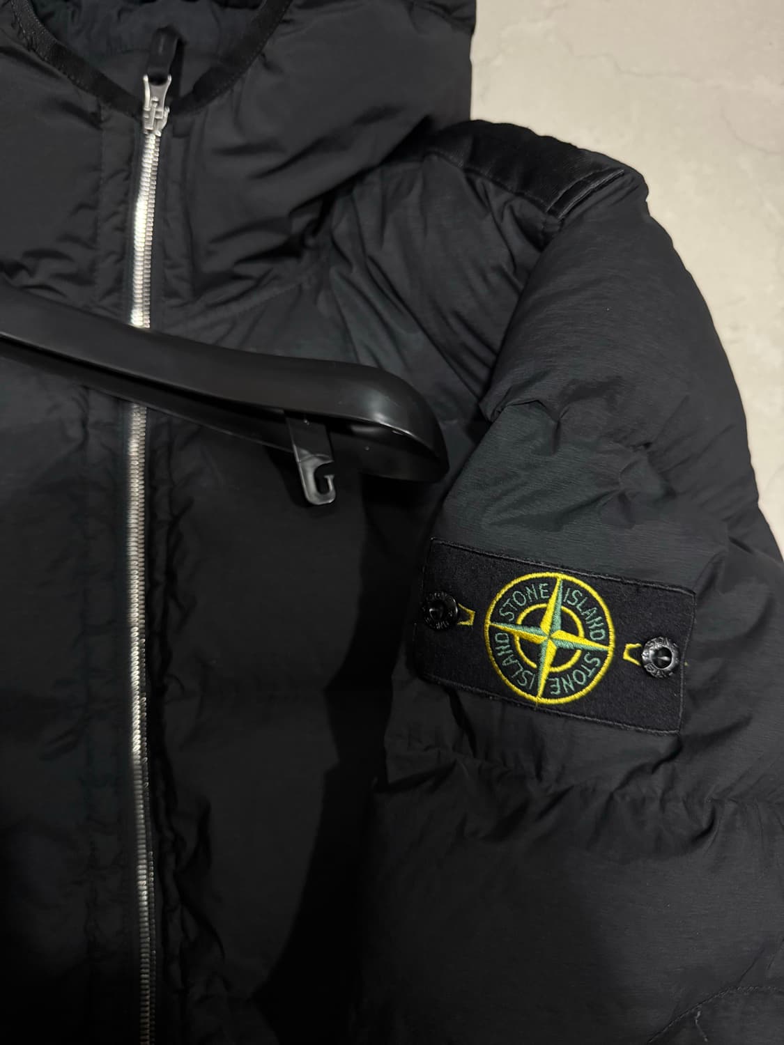 [당일출고,L사이즈] 23FW 스톤아일랜드 심리스 패딩 상품이미지2