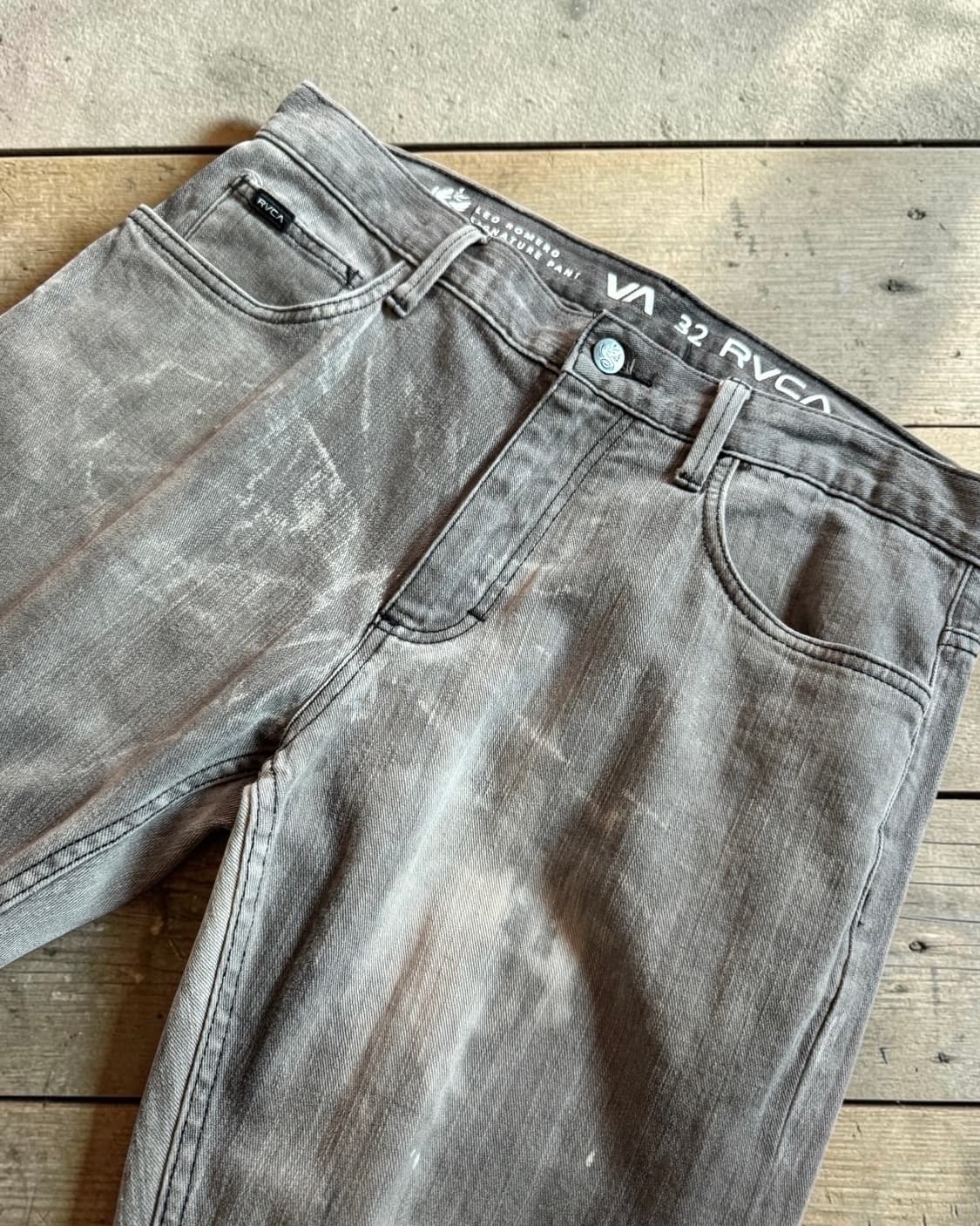 RVCA x 레오 로메로 디스트레스드 블리치 세미 부츠컷 데님 팬츠 상품이미지5