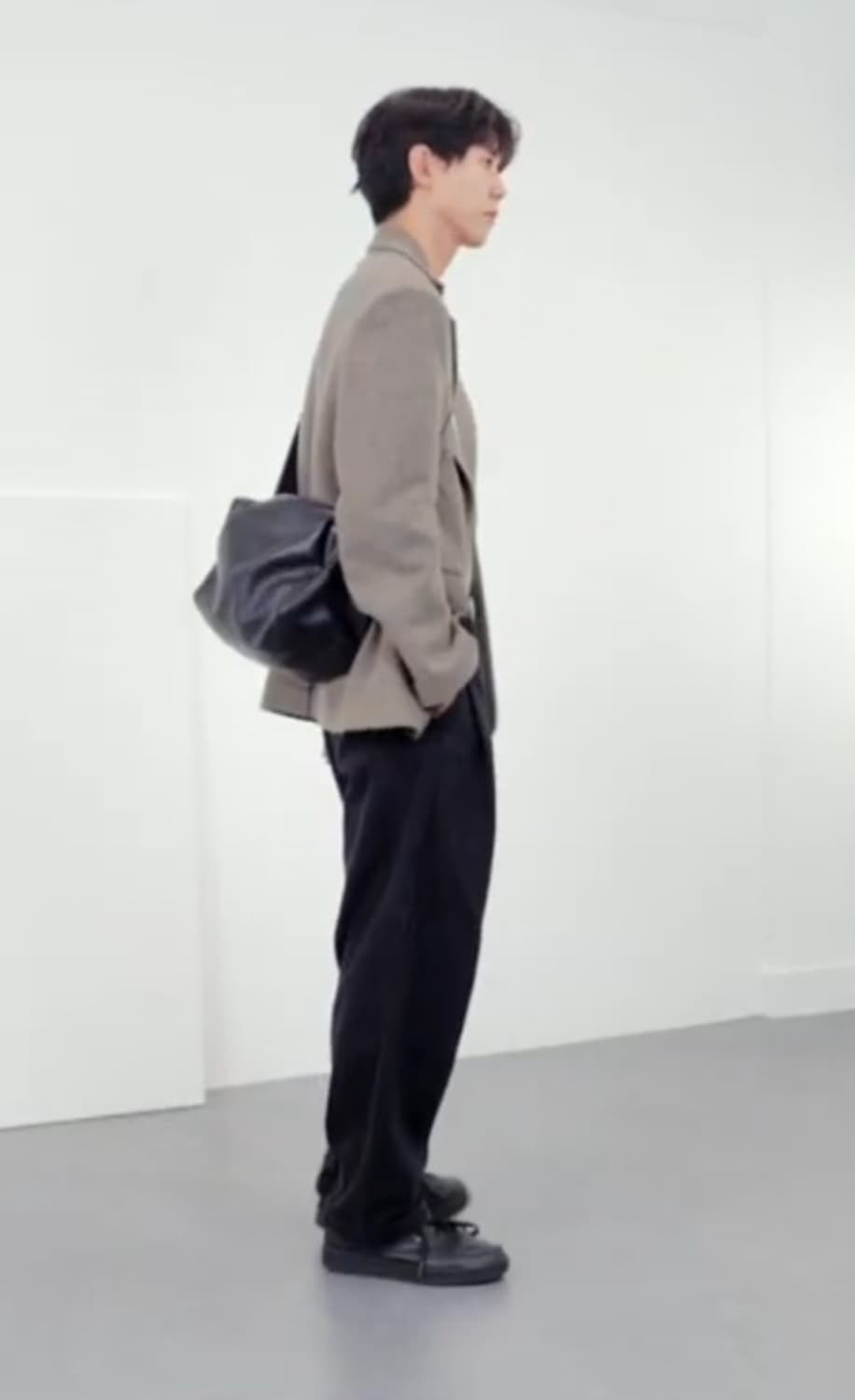 주우재 가방 | 마르디메크르디 그랑벨로 블랙 상품이미지1