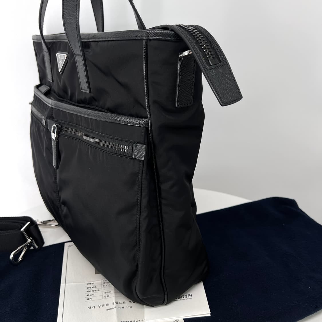 프라다 리나일론 삼각로고 토트백 & 숄더백 블랙 (2VG860) 상품이미지8