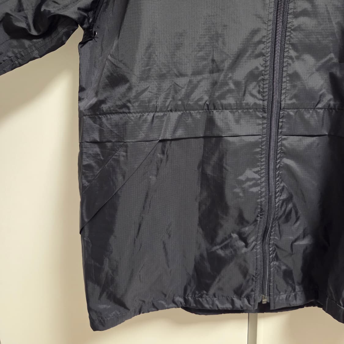 유니클로 후드 바람막이 자켓 L(100) 상품이미지3