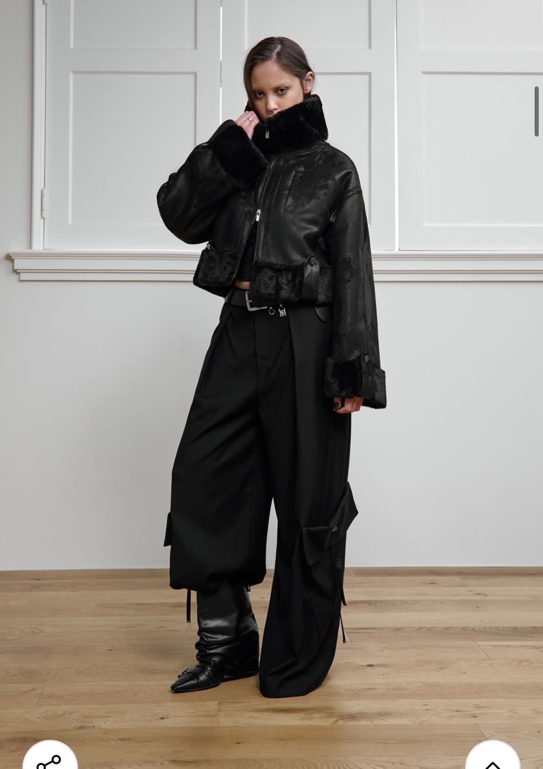 트리밍버드 크랙 볼드 크롭 무스탕 블랙 상품이미지9