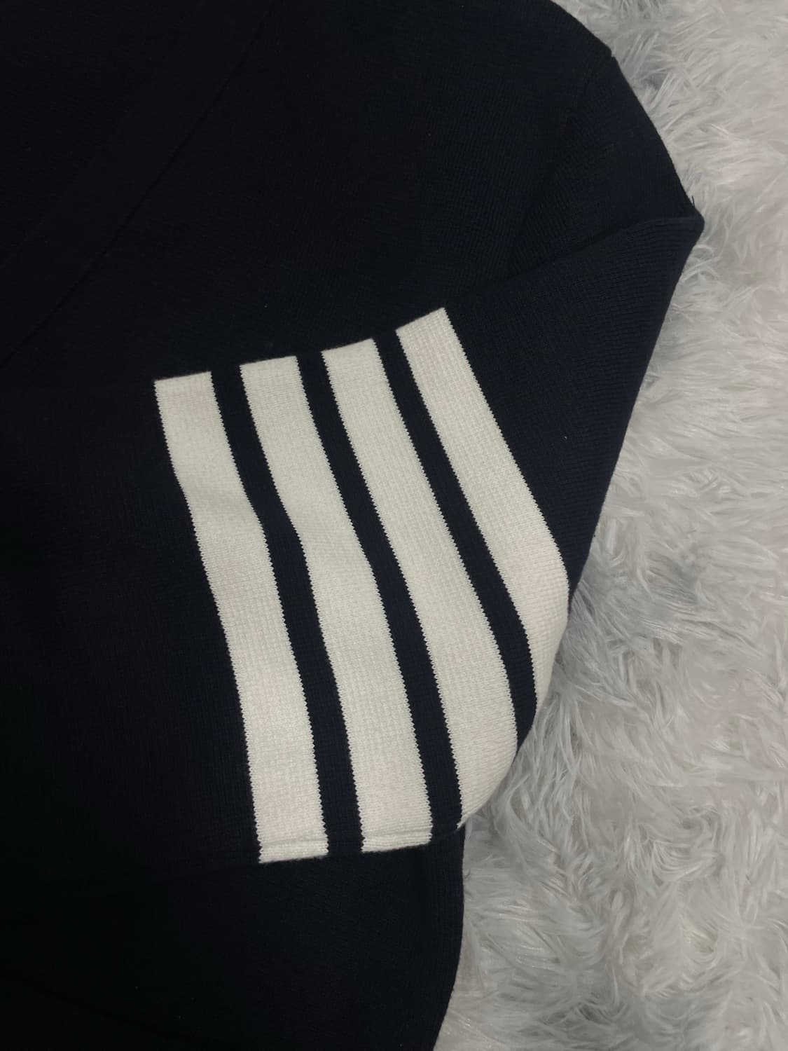 [신형/구성품] 톰브라운 사선완장 밀라노스티치 금장 가디건 [2] 상품이미지4