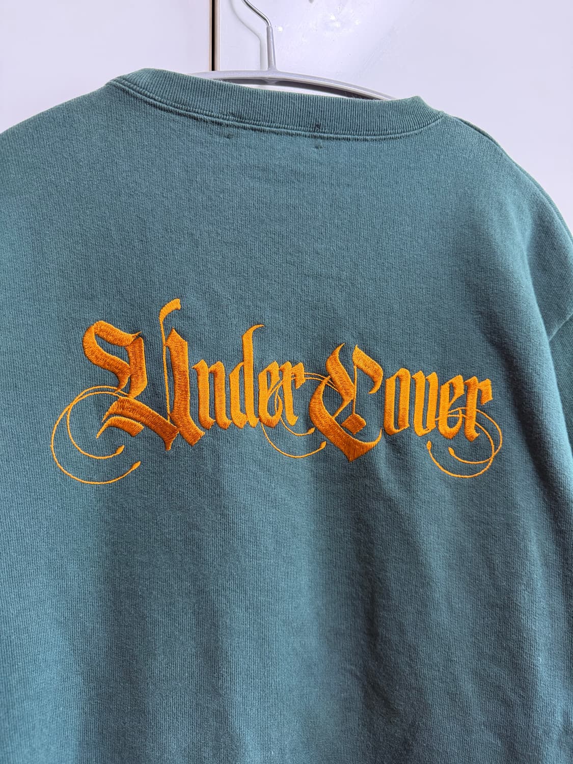 언더커버 다크그린 맨투맨 4 상품이미지5