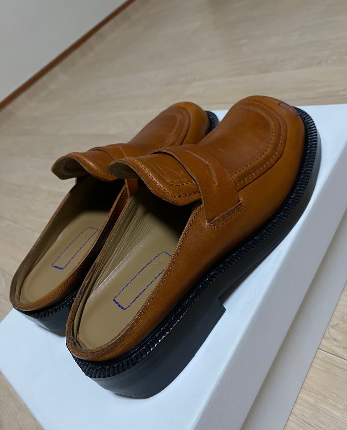 아더에러 커브 로퍼 뮬 브라운 250 (40) 상품이미지2