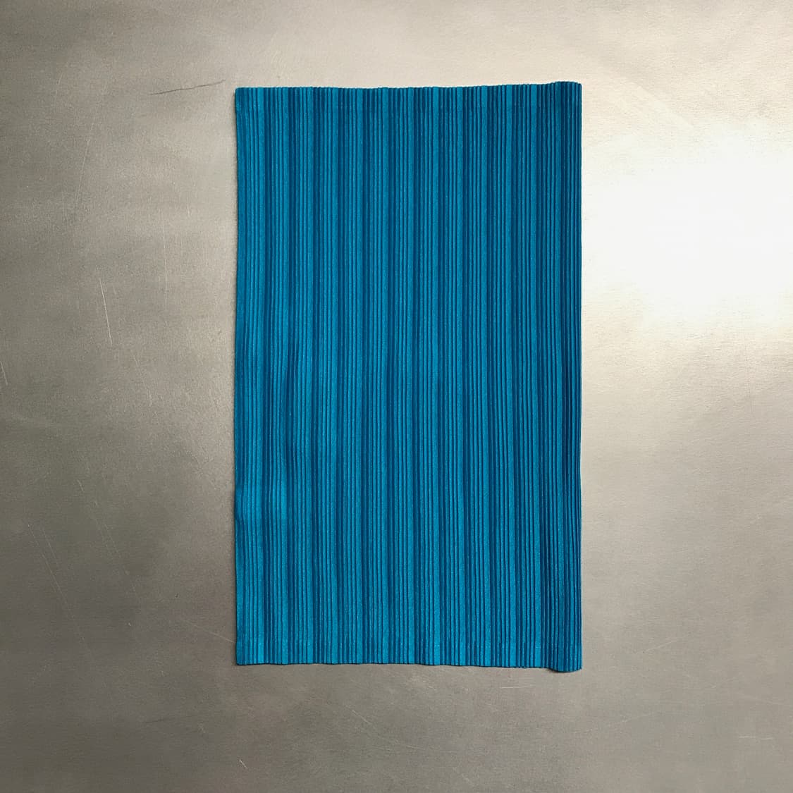 이세이 미야케 플리츠 플리즈 넥워머 코발트블루 상품이미지2