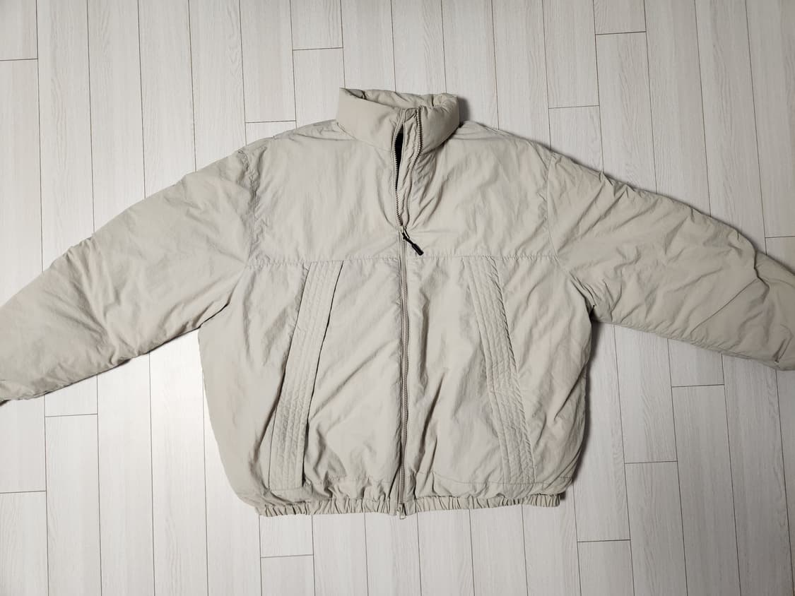 필루미네이트 오버핏 패딩점퍼 xl

새상품처럼 오염 하자없이 깨끗해요 ^ 상품이미지1