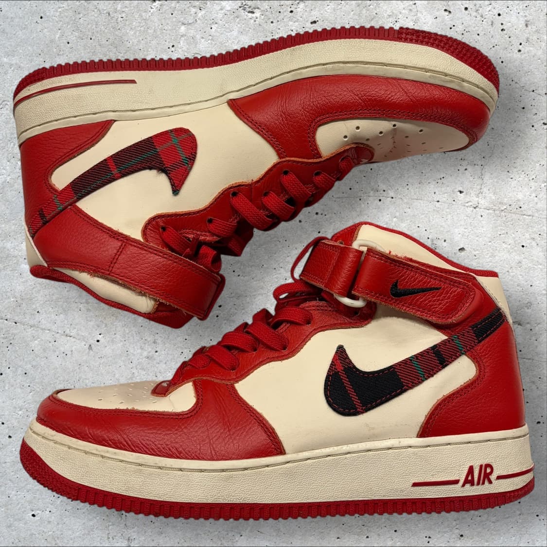 [265] 나이키 에어포스1 미드 레드 타탄체크 상품이미지1