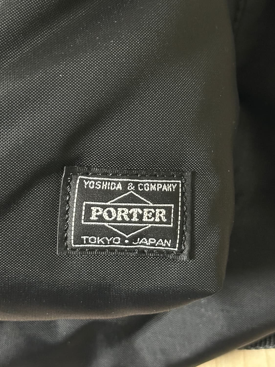 포터 x 꼼데가르송 백팩 라지 판매 상품이미지2
