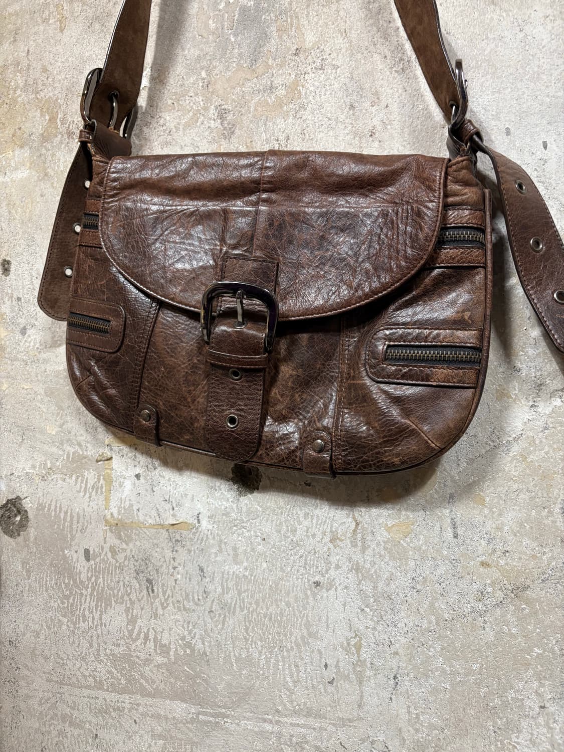 빈티지 브라운 레더 버클 크로스 백 상품이미지1