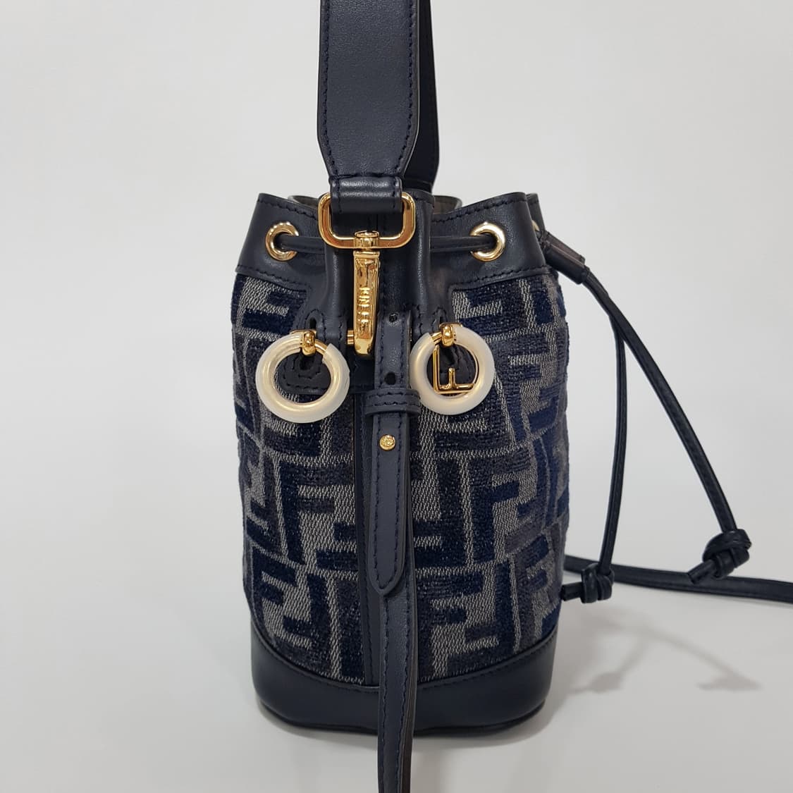 펜디 자가드 우븐 몬트레조 미니 버킷백 8BS093 상품이미지3