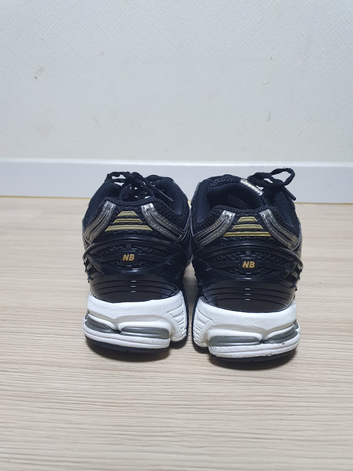 뉴발란스 1906R 블랙 실버 운동화 285 상품이미지5