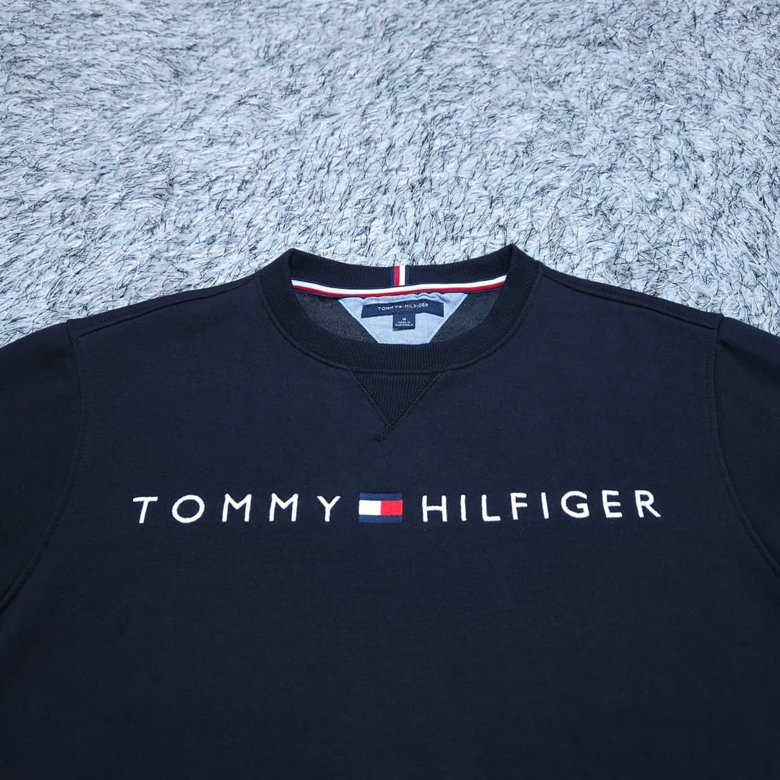 타미힐피거) M 남자 검정 기모 맨투맨티셔츠 / 왕눈이샵 상품이미지3