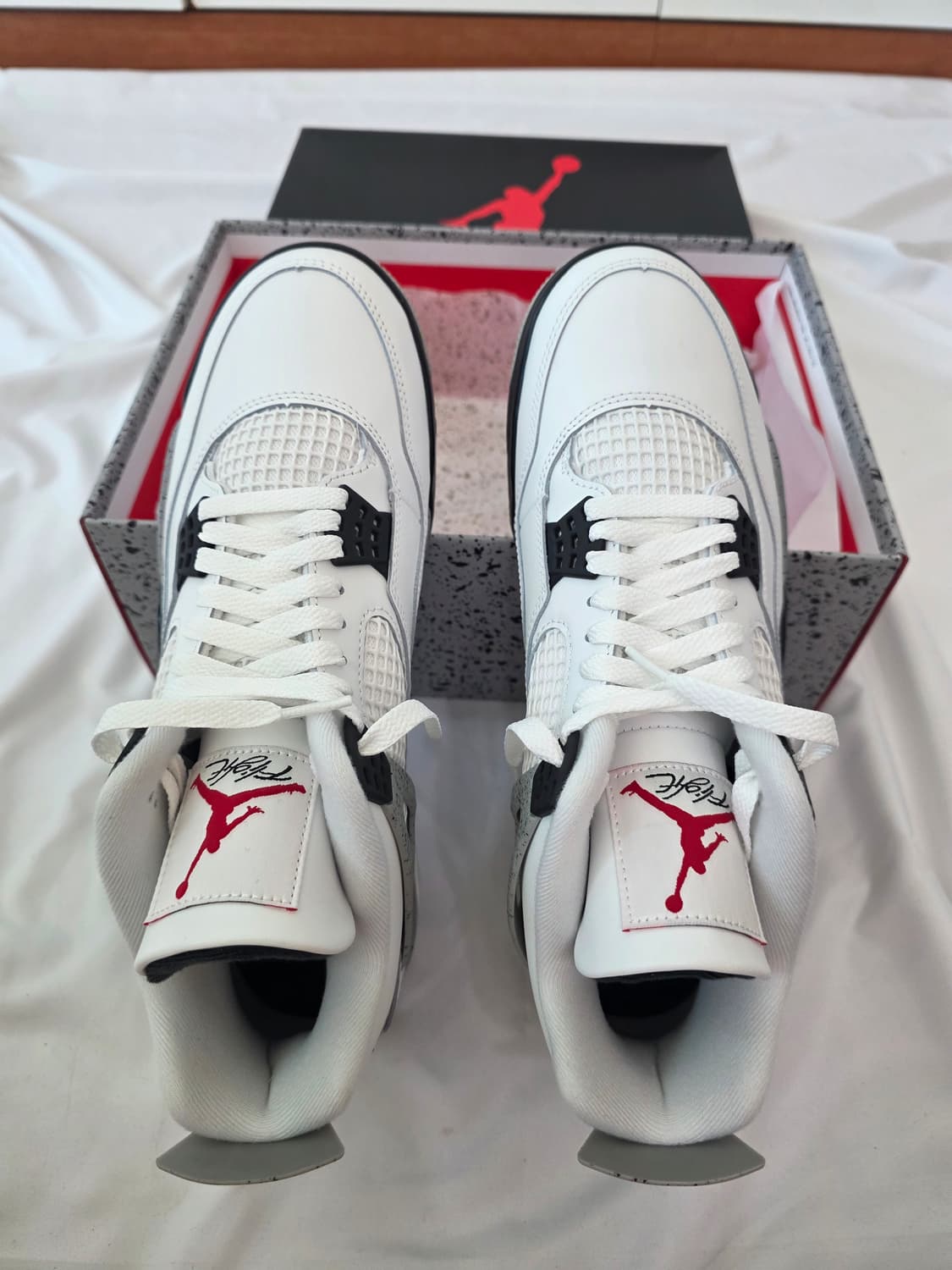 조던 4 레트로 OG 화이트 시멘트 2025 상품이미지2