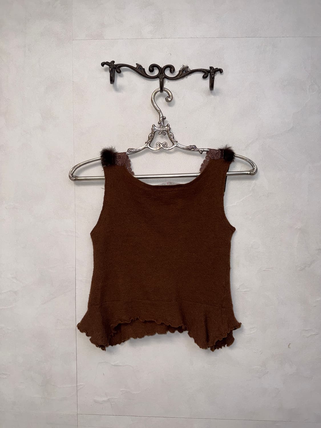 Brown oriental fur trimming wool 슬리브리스 상품이미지3