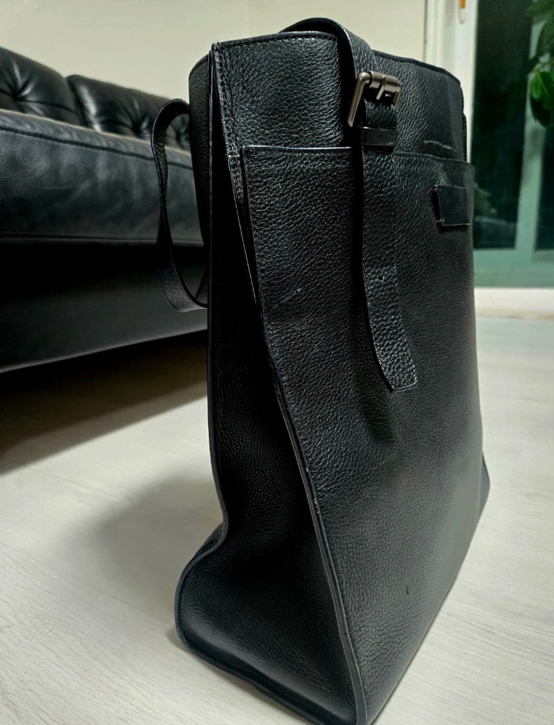 타임옴므 TIME homme 블랙 가죽 토트백 상품이미지4