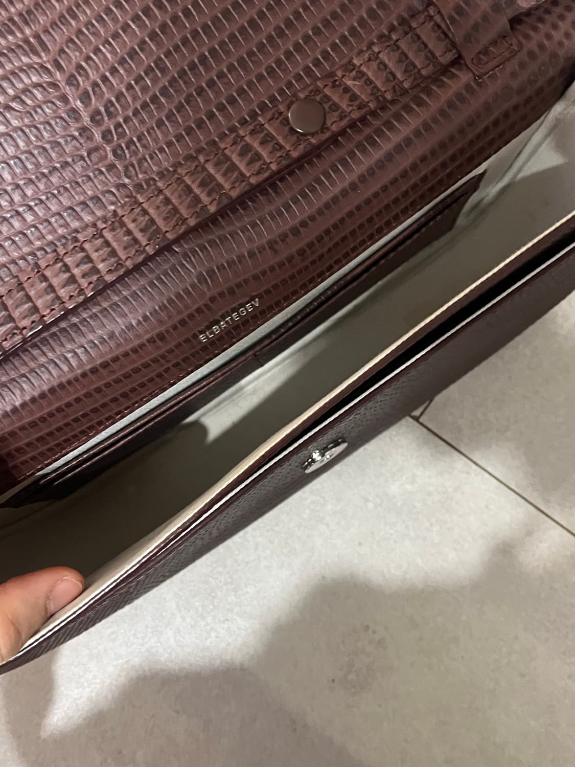 엘바테게브 브로드백 체리브라운 two straps 상품이미지3