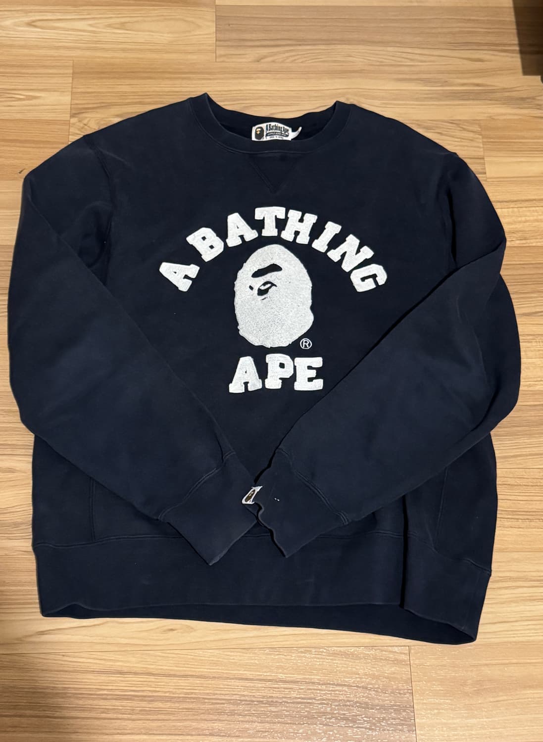 베이프 맨투맨 상품이미지1