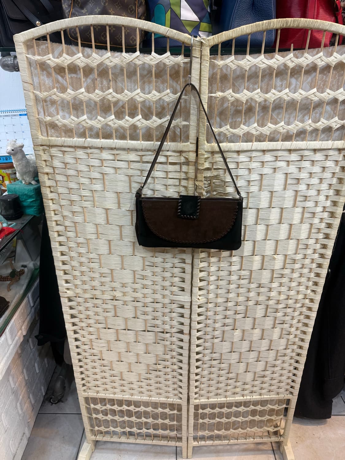 정품 페레가모 스웨이드 숄더백 팝니다 상품이미지1