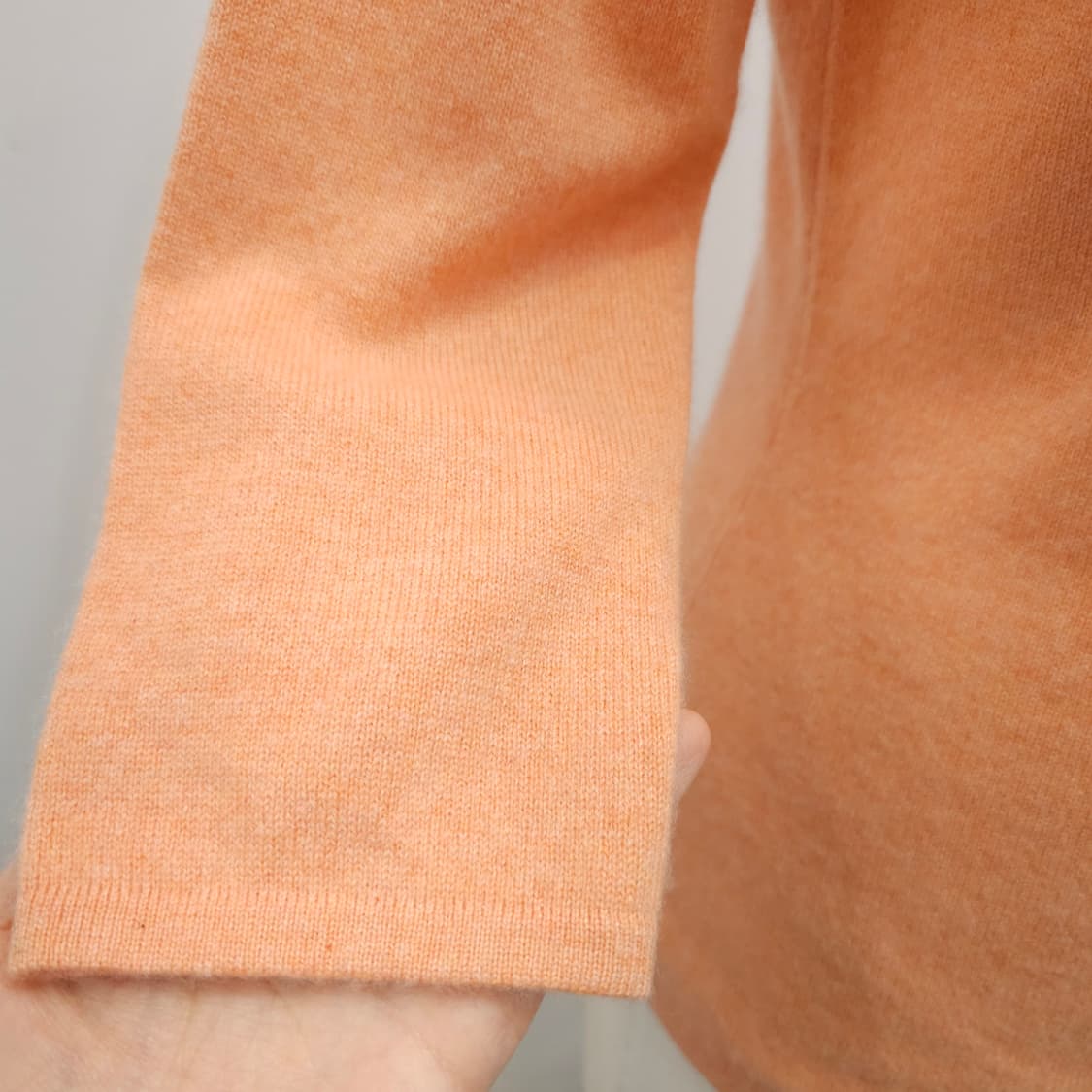 캐시미어 100% 피치 오렌지 8부 니트 상품이미지7