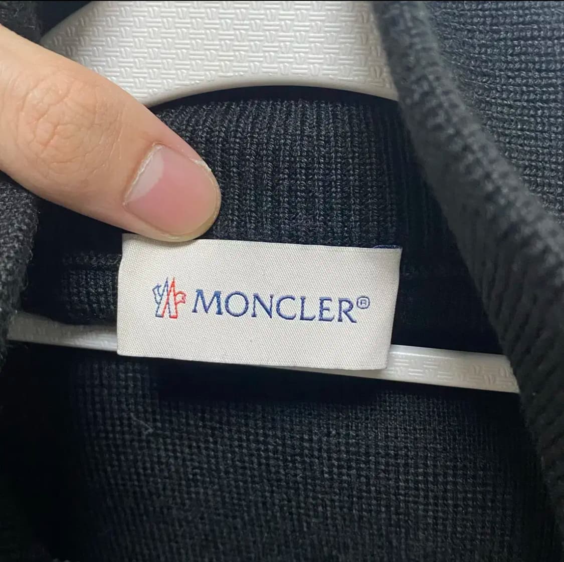 정품 몽클레어 니트패딩 블랙 M 상품이미지3