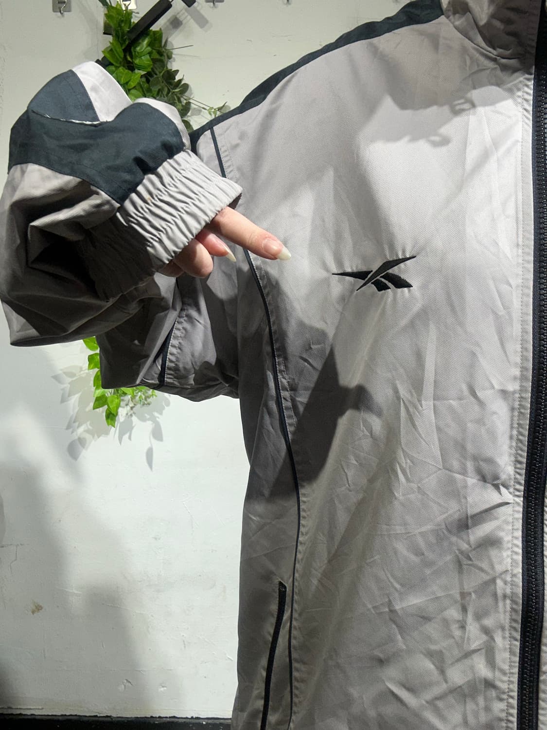 리복 라이트 그레이 오버핏 블랙 사이드 라인 바람막이 자켓 L 상품이미지4