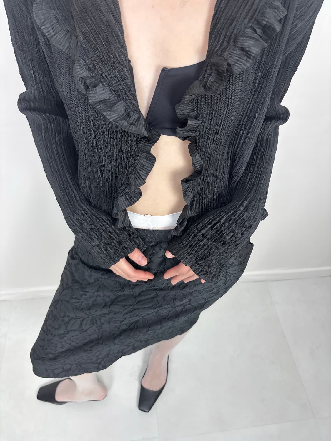 RUFFLE PLEATED CARDIGAN 상품이미지4