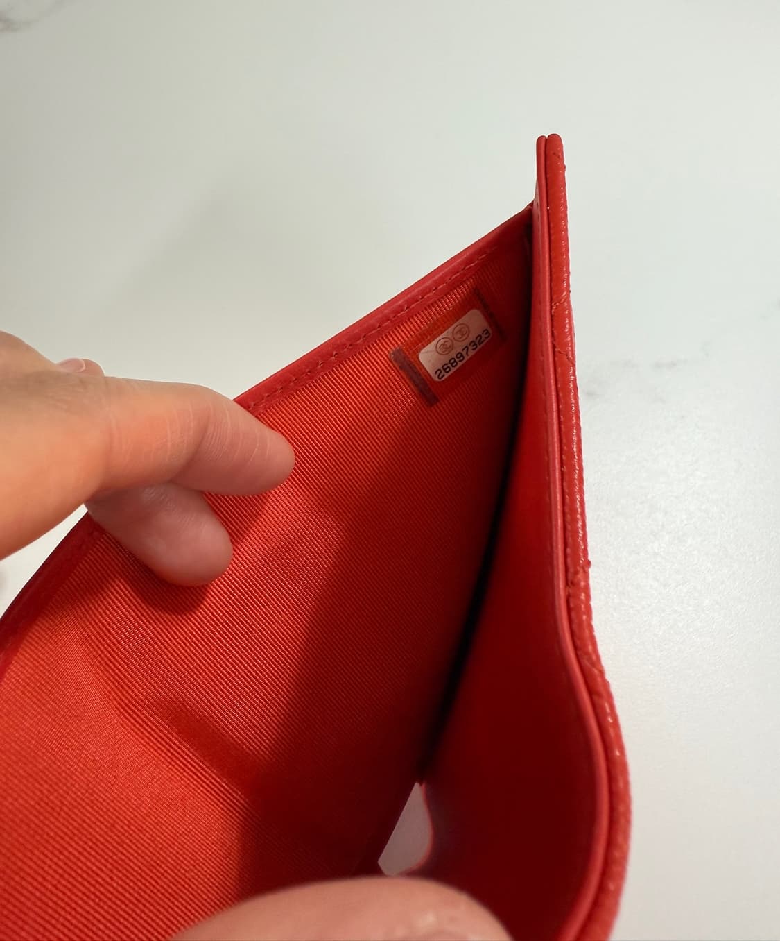 샤넬 클래식 반지갑 캐비어 레드 금장 상품이미지6