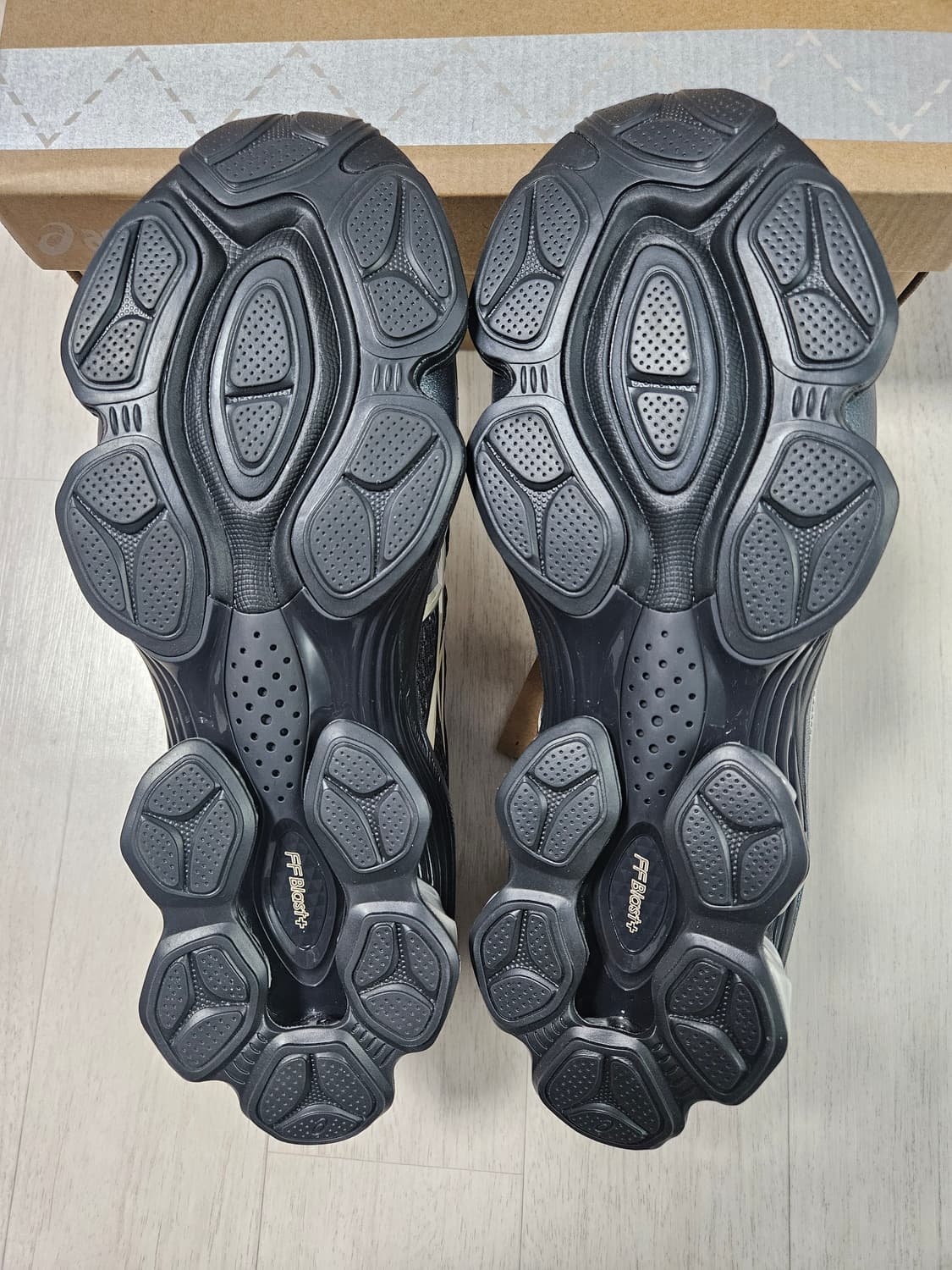 아식스 젤 키네틱 플루언트  블랙/바닐라 270 상품이미지3