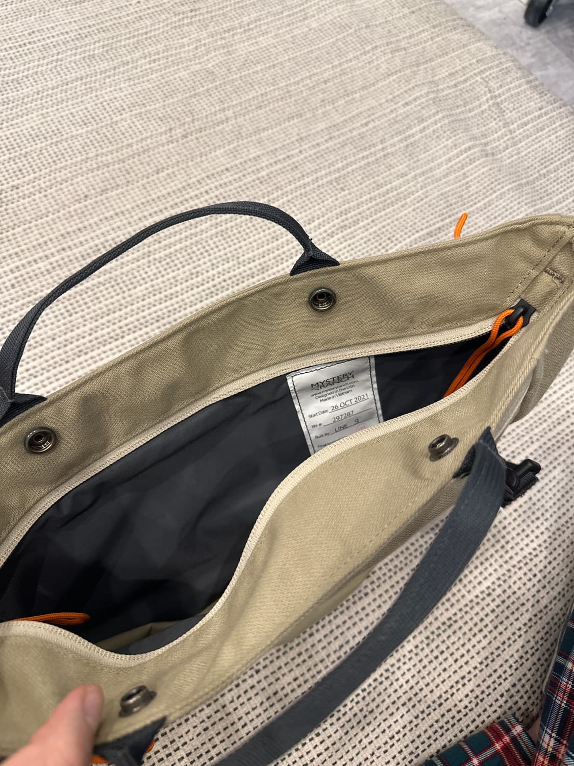 미스테리 랜치 미니 마트 크로스백 8L 상품이미지3