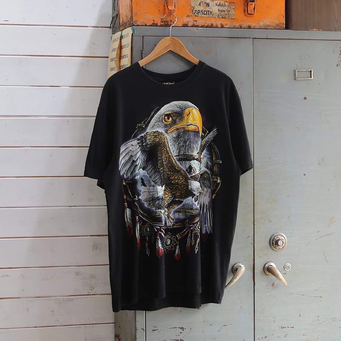 (착용컷) 이글 프린팅 반팔 티셔츠 (105) 상품이미지1