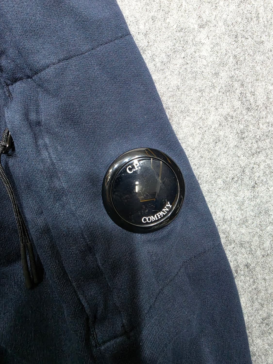 CP 컴퍼니 렌즈 와펜 포켓 크루넥 슬리브 긴팔티 XL 상품이미지5