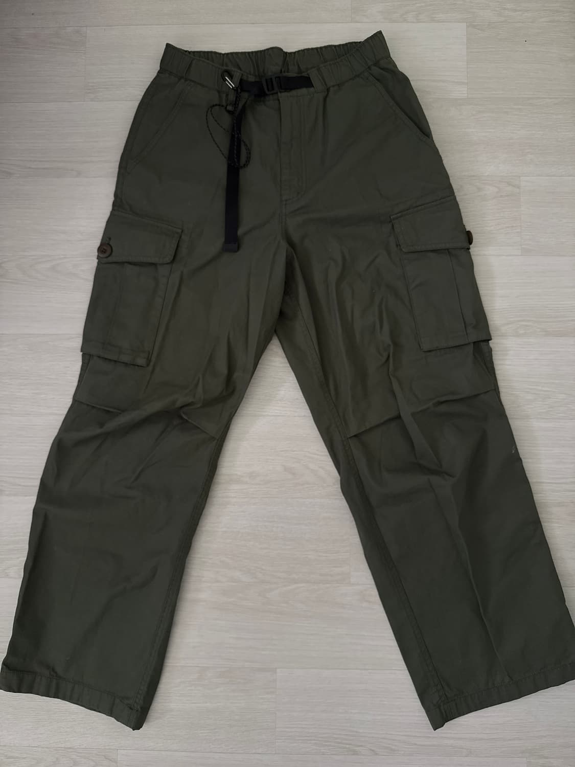 무신사 스탠다드 와이드 벨티드 카고 팬츠 카키 상품이미지1