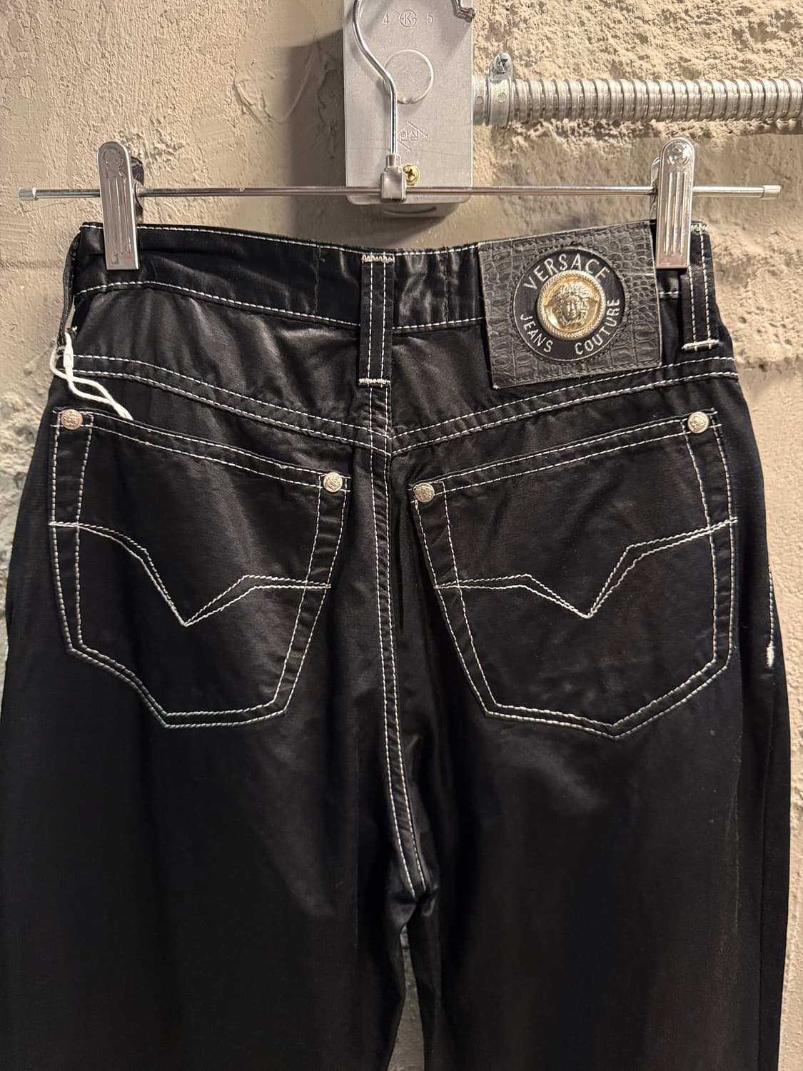 베르사체 진스 쿠튀르 블랙 코팅 면 팬츠 24인치 상품이미지8