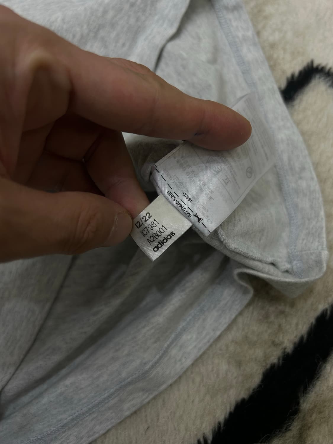 [M]아디다스 그래픽 반팔/그레이 상품이미지7
