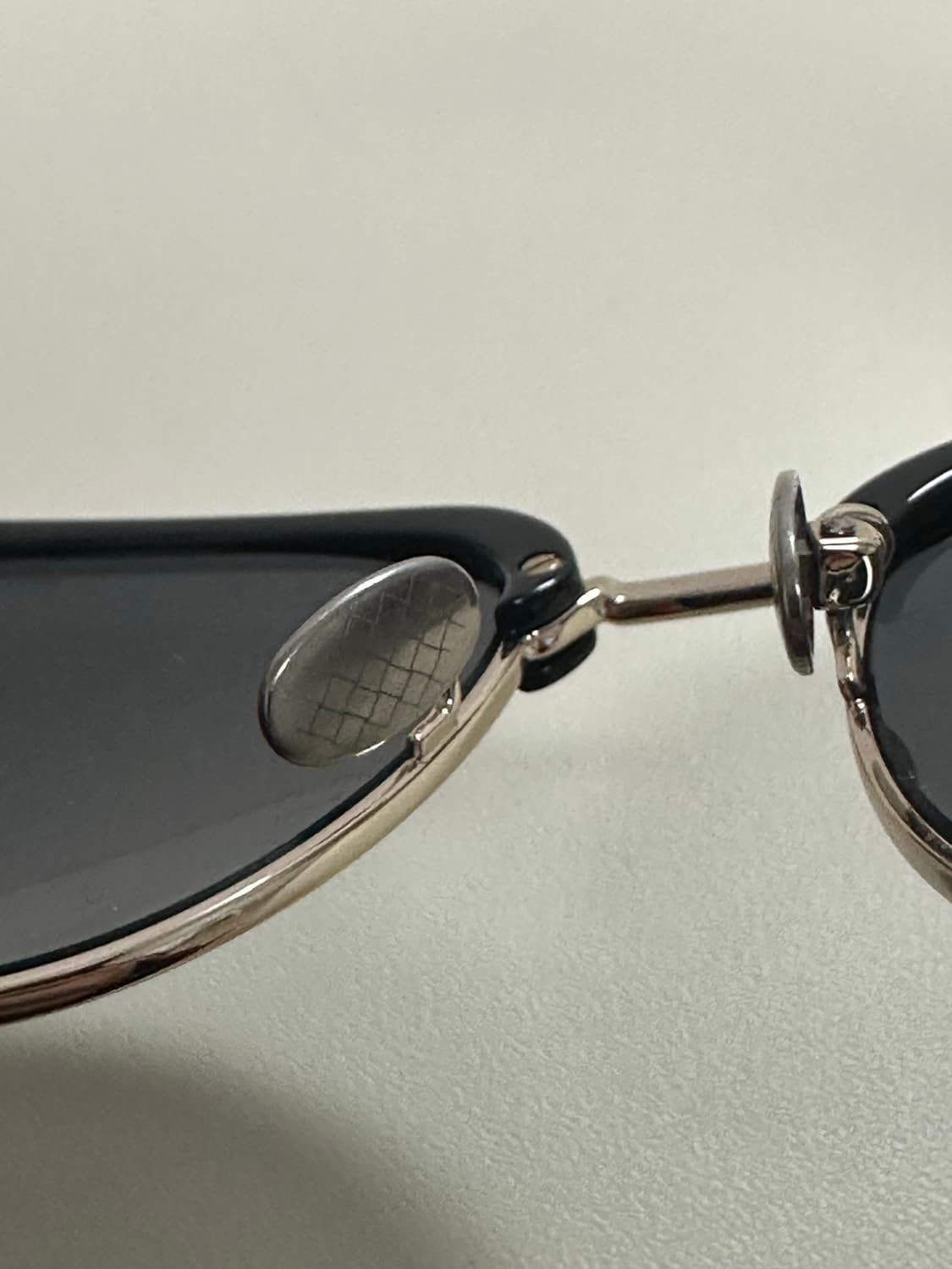 보테가베네타 선글라스 판매합니다 상품이미지8