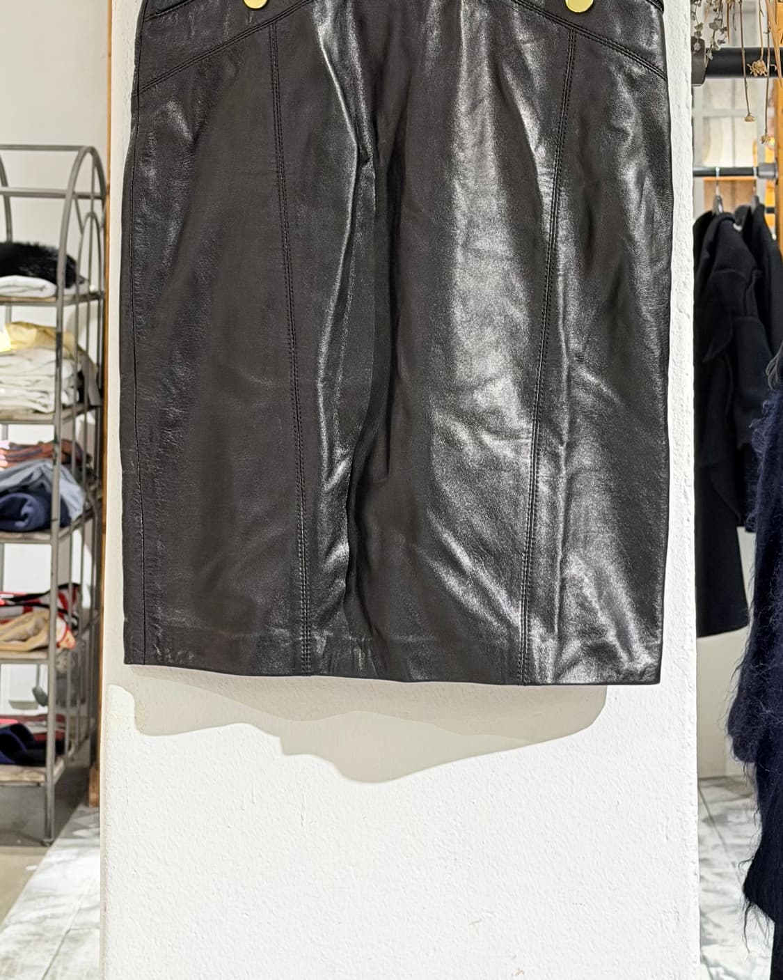 에스카다 블랙 레더 골드 지퍼 펜슬 스커트 상품이미지3