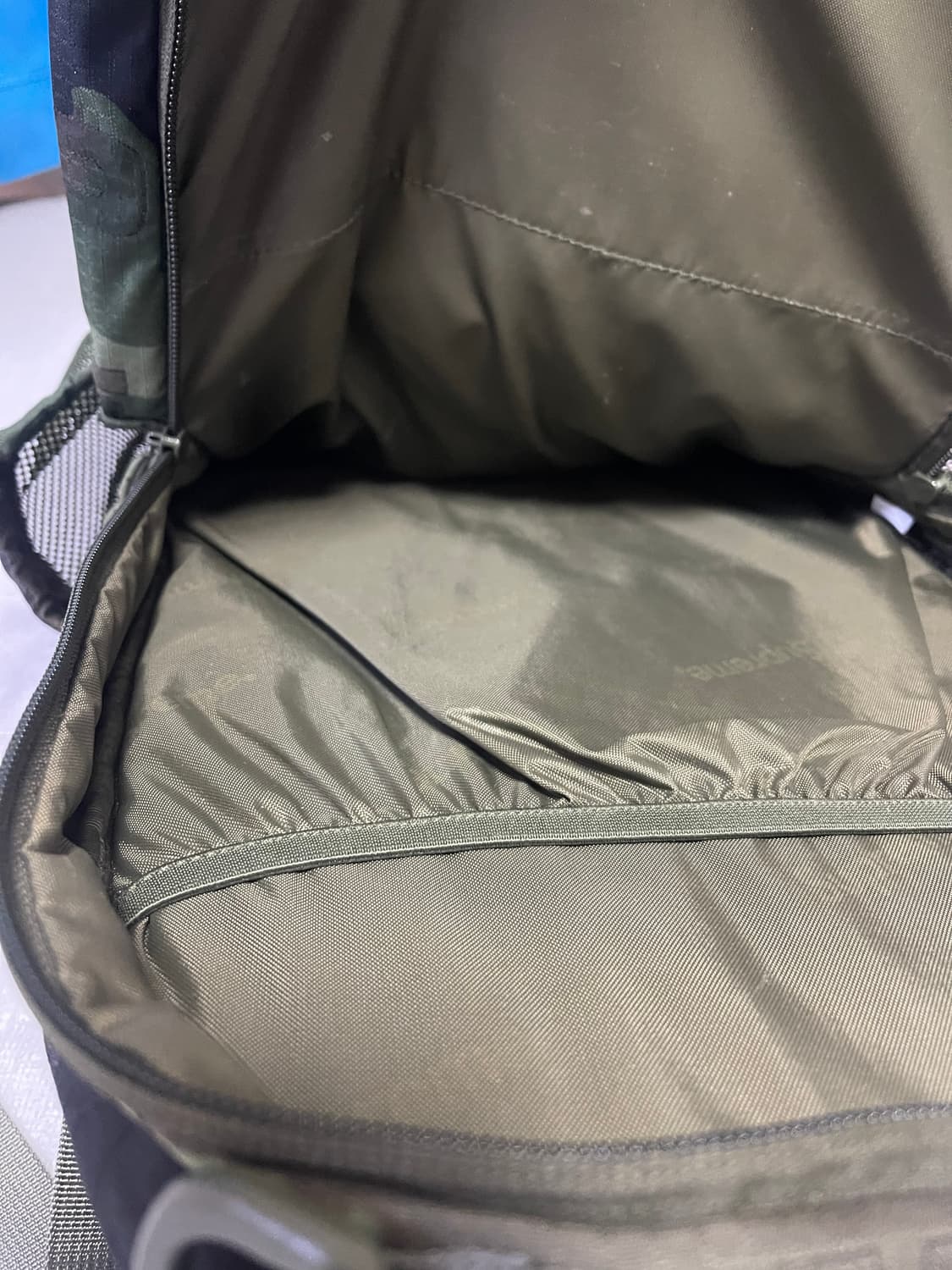 슈프림 백팩 21FW 상품이미지4