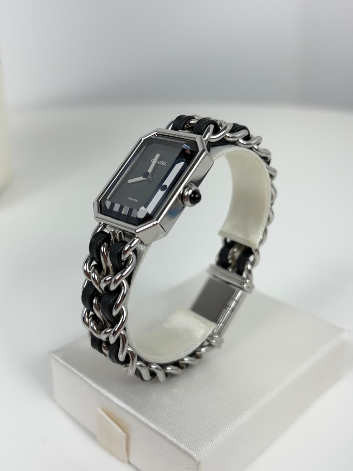 샤넬 프리미에르 실버 여성시계 M 상품이미지3