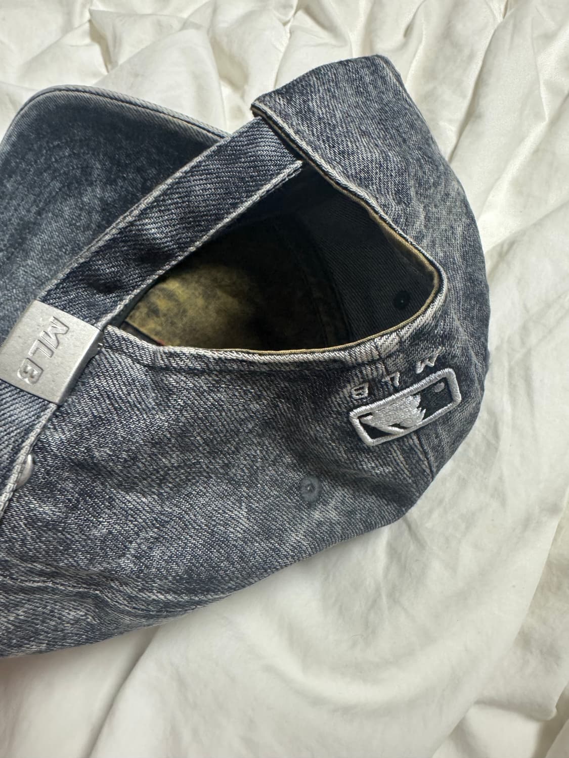 MLB 헤비 워싱 언스터럭쳐 볼캡 챠콜 그레이 상품이미지7