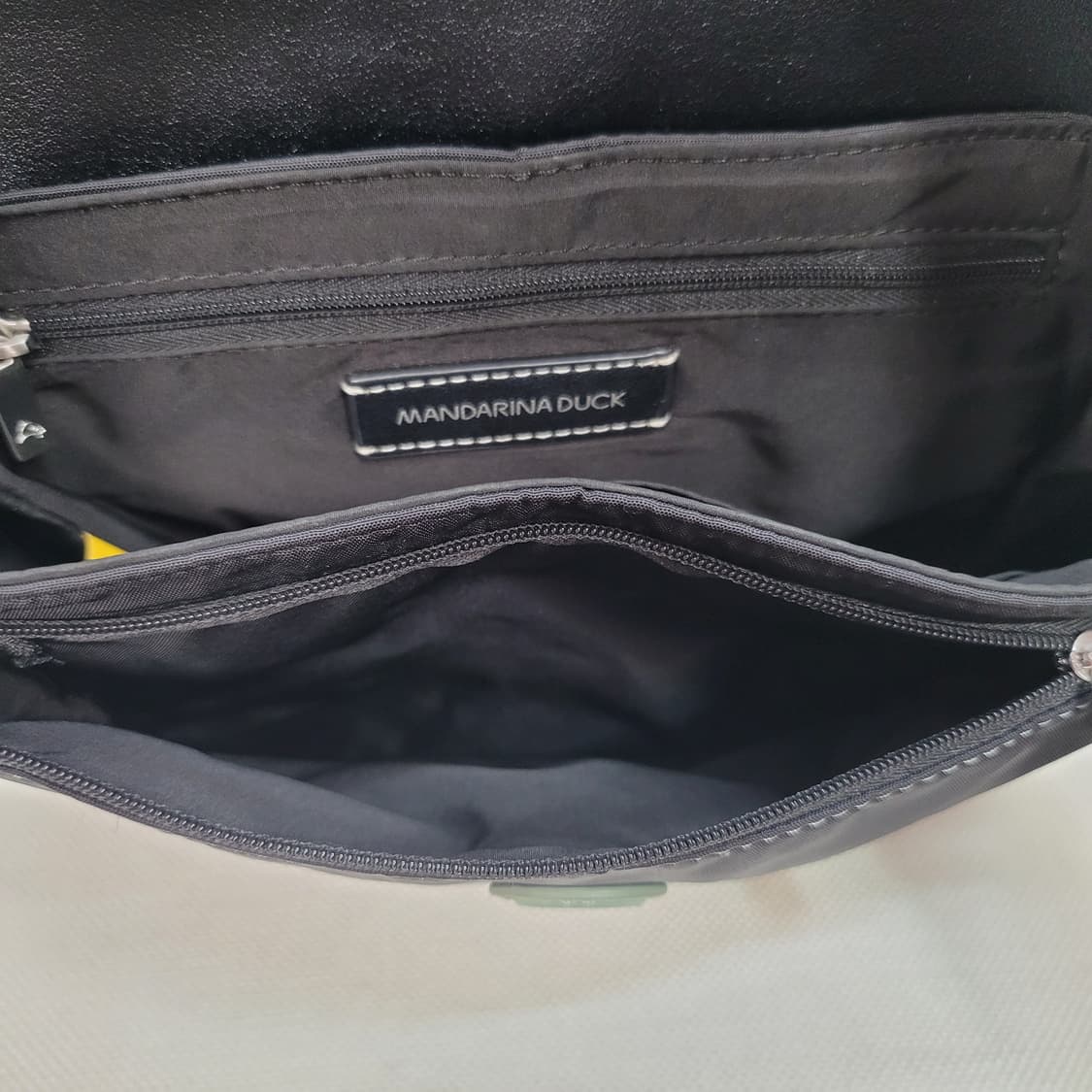 만다리나덕 핸드백 숄더백 블랙 상품이미지4