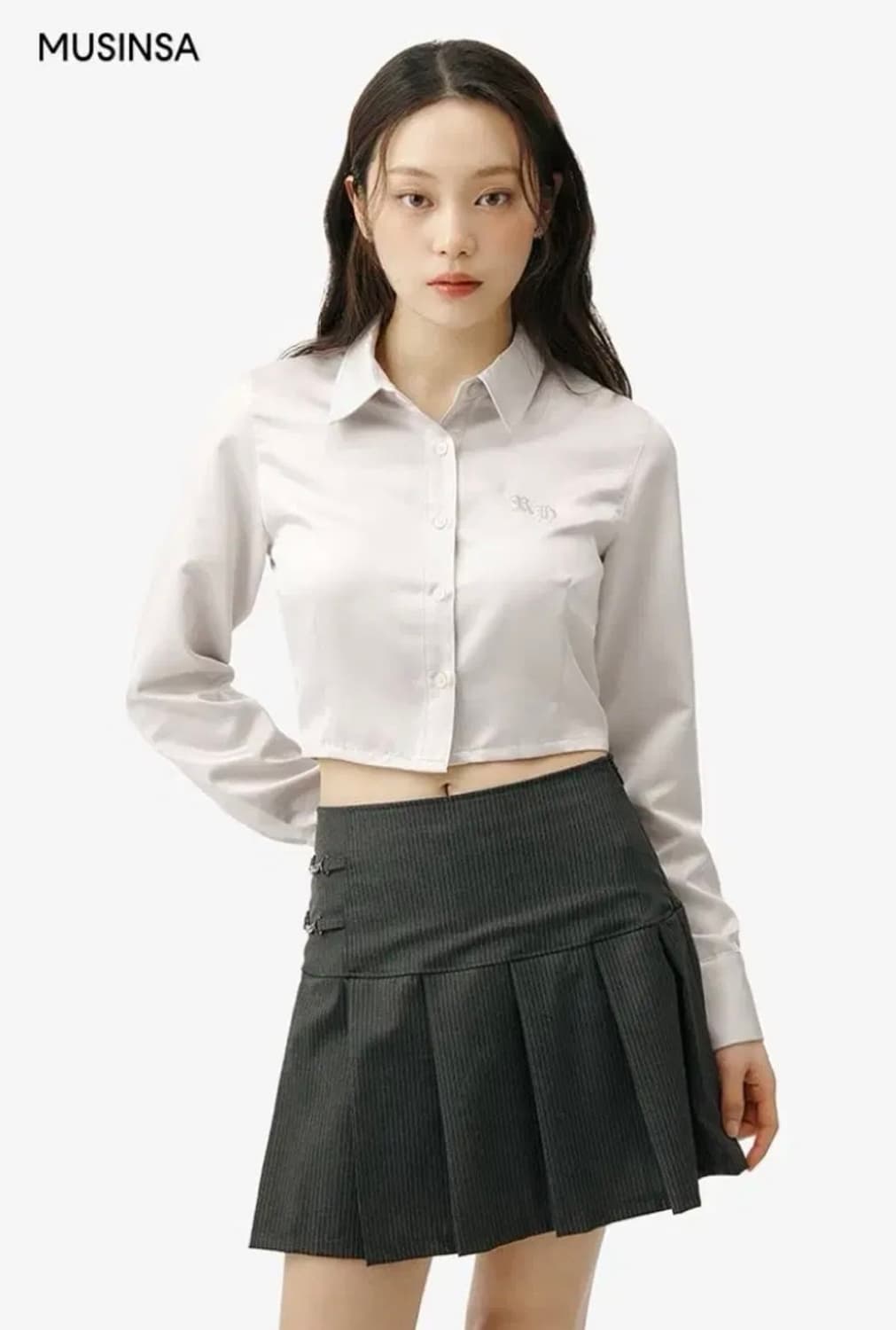 공홈품절 7.2>2.5) 러닝하이 RH 로고 새틴 크롭 셔츠 라이트그레이 상품이미지4